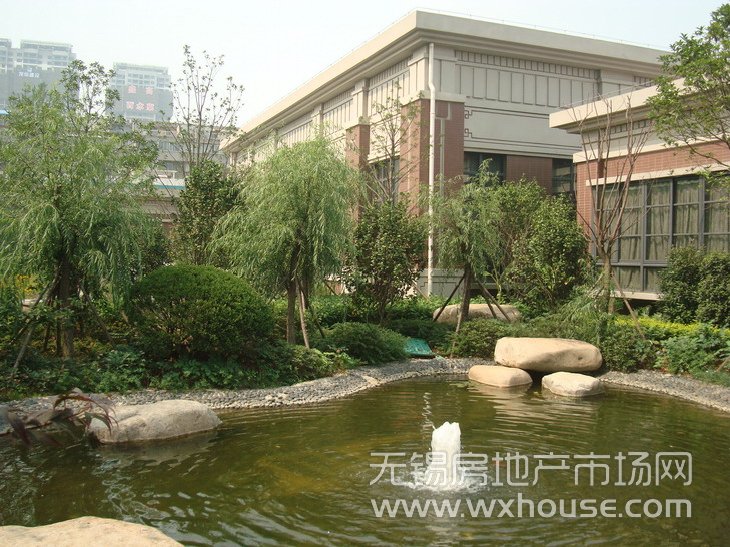 样板示范区      
