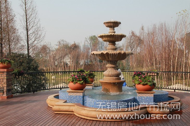 样板示范区      