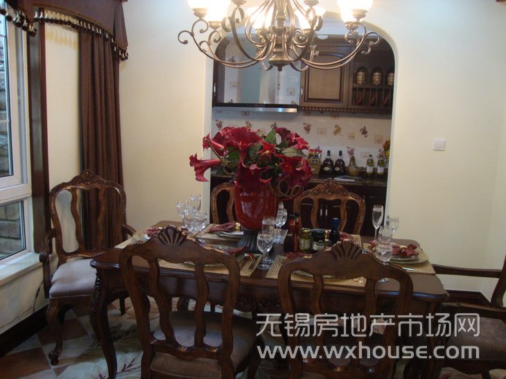 样板房A1户型146平米：餐厅      