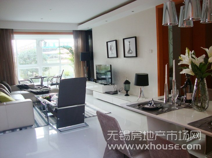 样板房112平米：餐客厅      