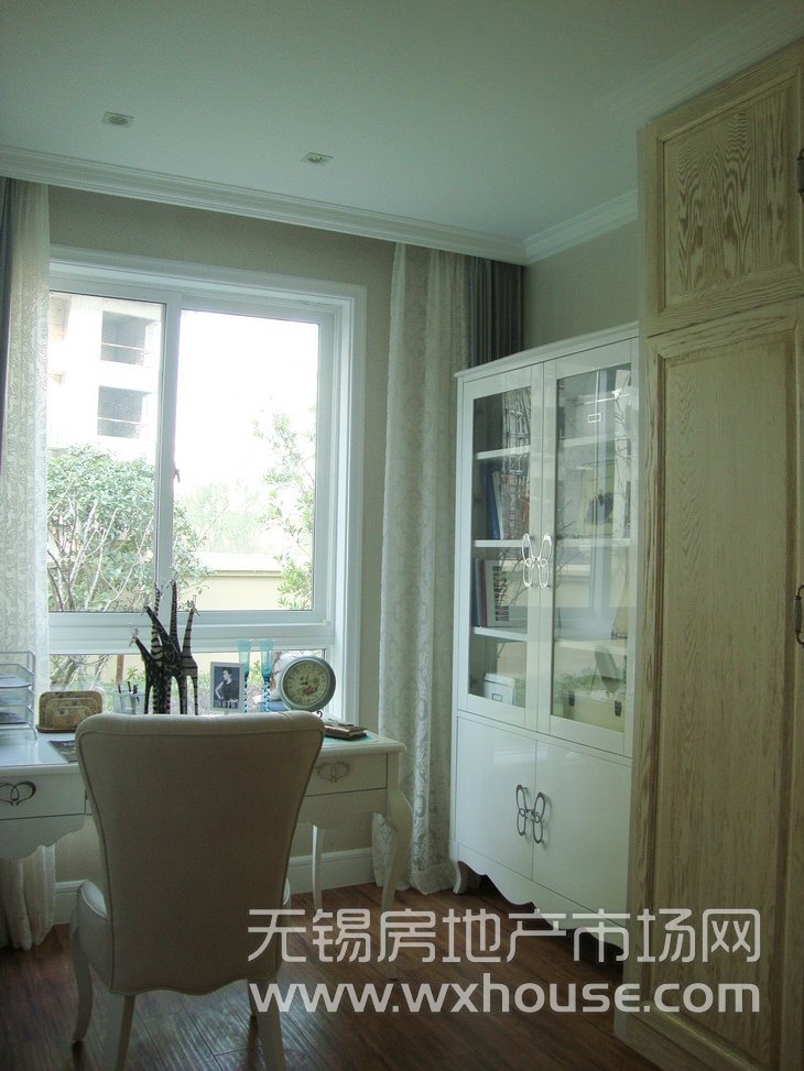 样板房142平米：书房      