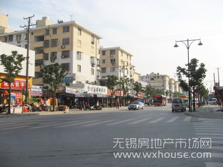 周边配套与小区      