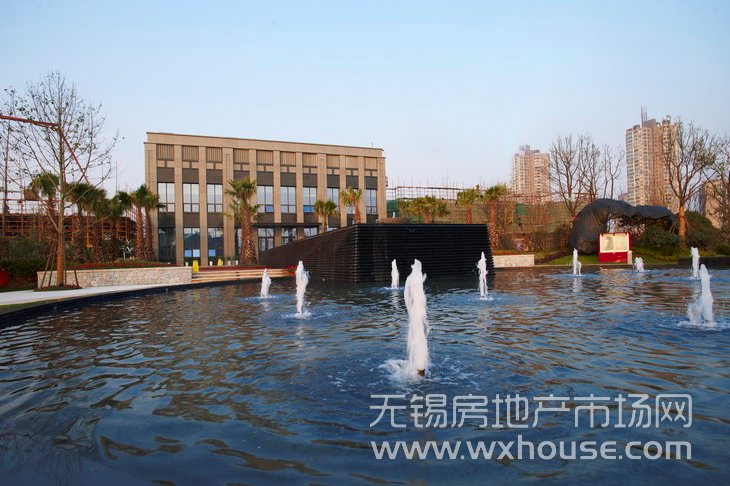 喷泉广场      
