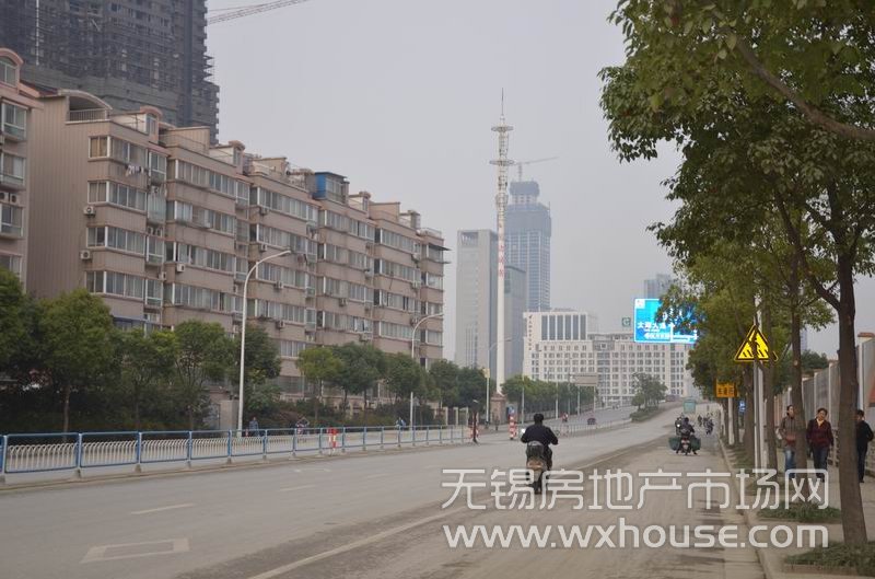 周边交通      