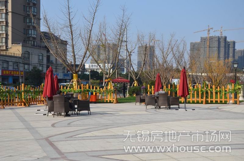 小区内景观      