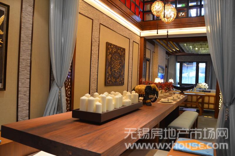 户型260平米别墅样板房：一楼餐厅      