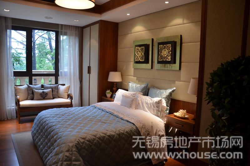 户型260平米别墅样板房：二楼卧室      