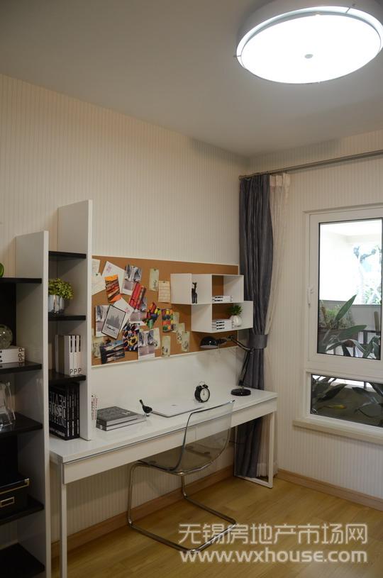 87㎡样板房工作桌      