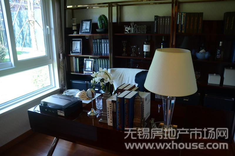 户型115㎡样板房:书房