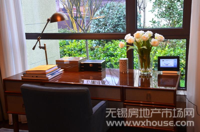 168㎡户型——书房一角