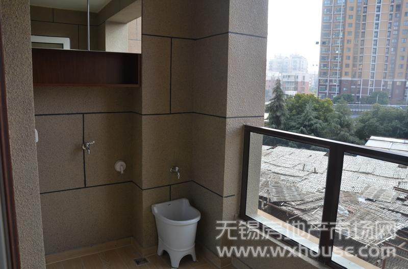 朗诗·天萃136㎡天墅·丽景样板间——阳台一角      