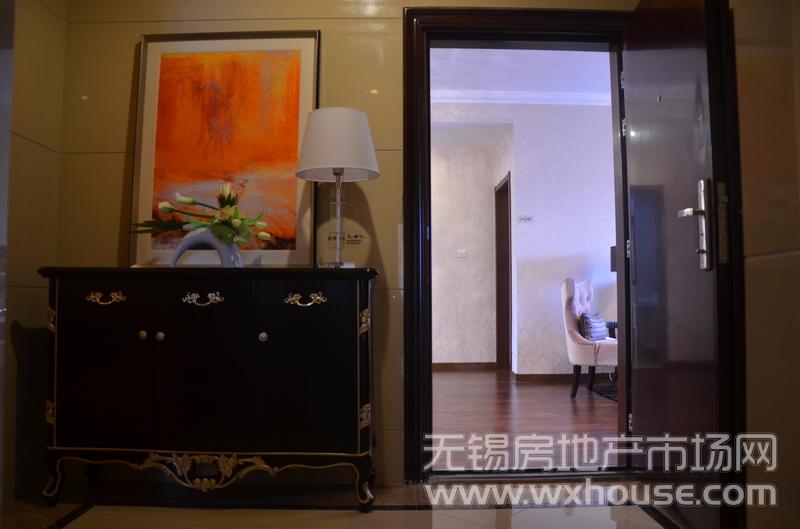 金辉梁溪原筑5号楼134㎡样板间——进门玄关      
