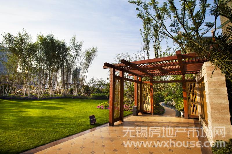 项目小花园全景      