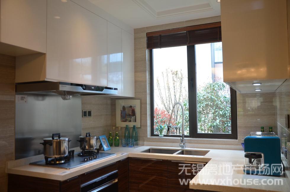 120㎡样板房-厨房.JPG
