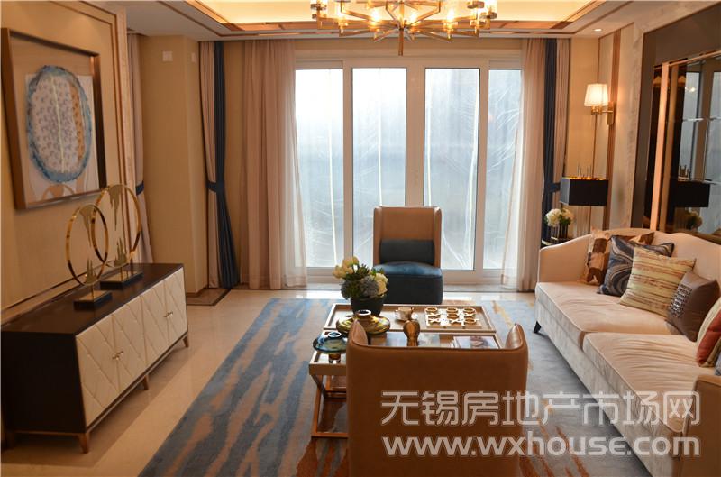 花语叠墅141平米户型样板间：一层客厅      