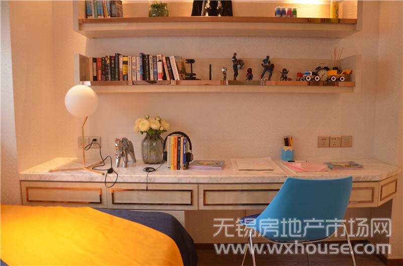 花语叠墅141平米户型样板间：二层次卧      