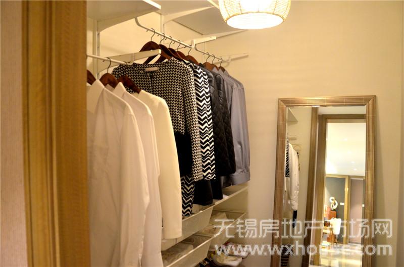 172㎡样板间次卧衣帽间