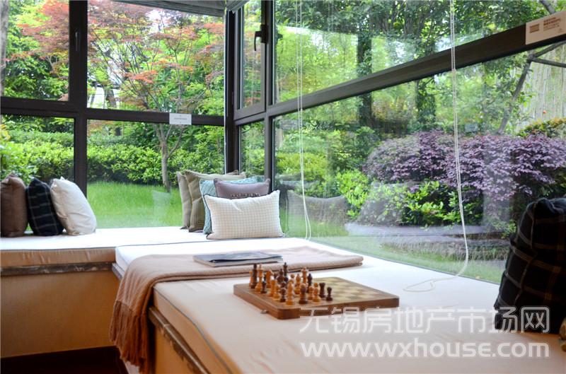 172㎡样板间主卧飘窗