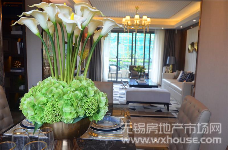 135㎡C户型样板间餐厅、客厅      