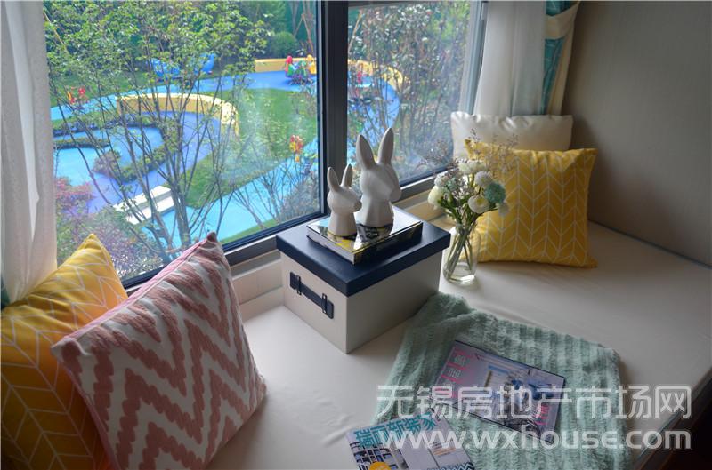 89㎡A户型样板间主卧飘窗      