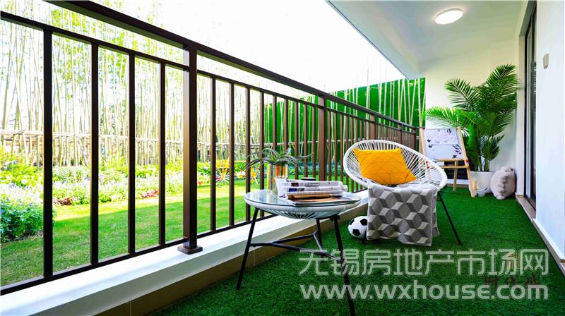 97㎡户型样板间阳台      