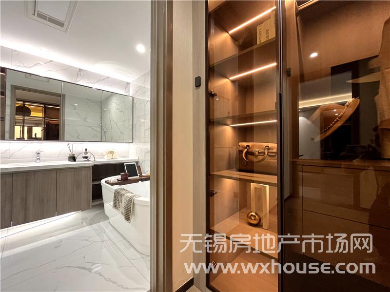 状元府208㎡户型样板间主卧衣帽间