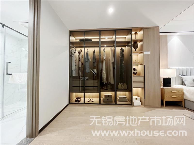 状元府195㎡户型样板间主卧套房