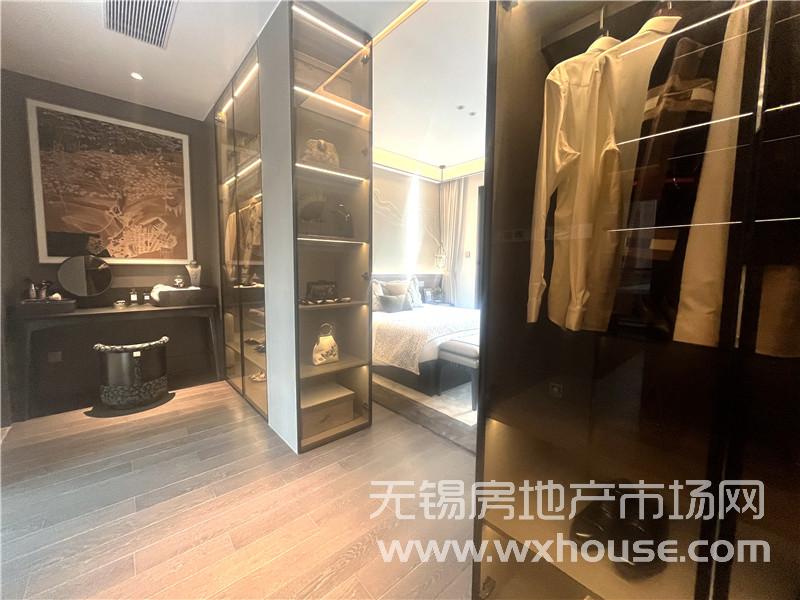 260㎡下叠户型样板间衣帽间
